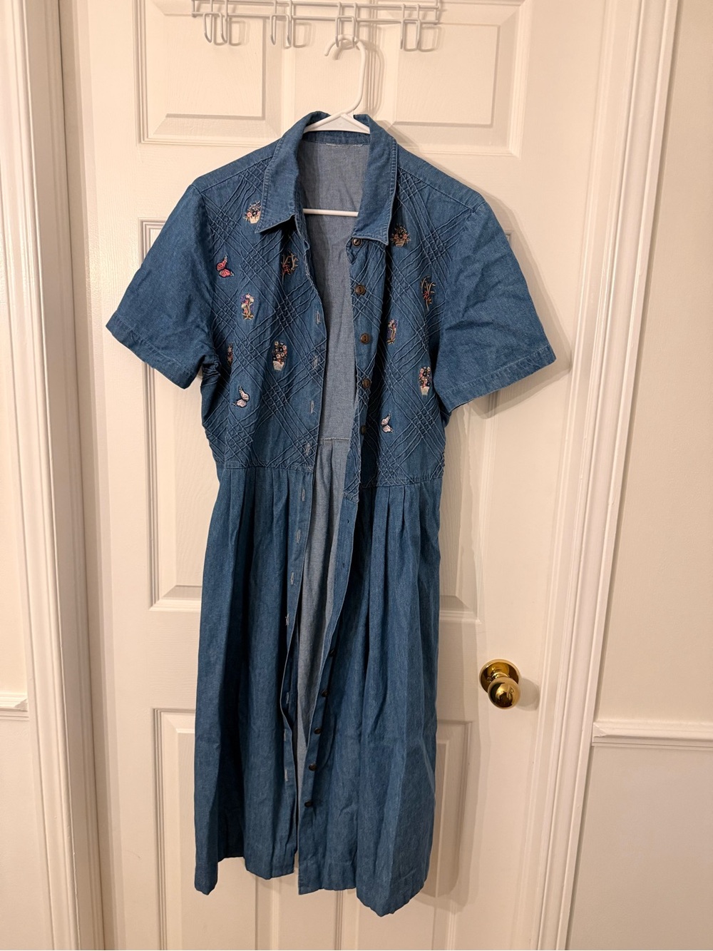 Vintage Karin Stevens Denim Button-Front Shirt Dress with Embroidery - Picture 3 of 3